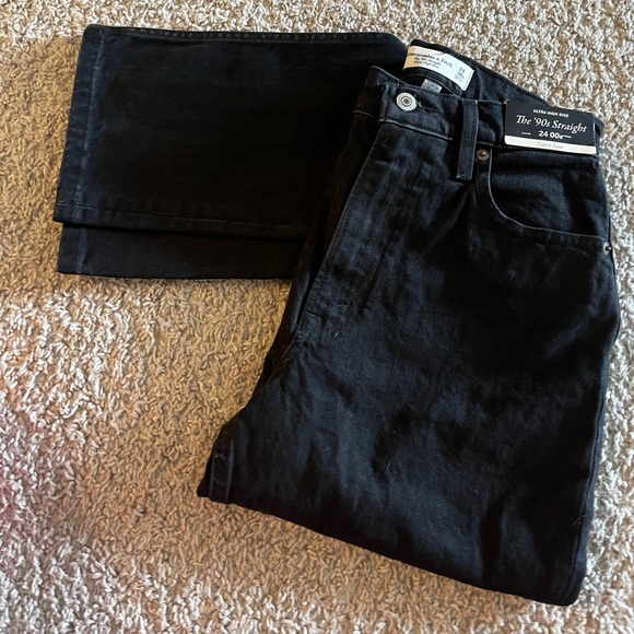Abercrombie & Fitch Curve Love Ultra High Rise 90s Straight Jean - Picture 3 of 7